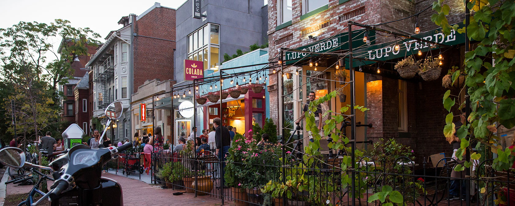 Logan Circle 的戶外用餐場景