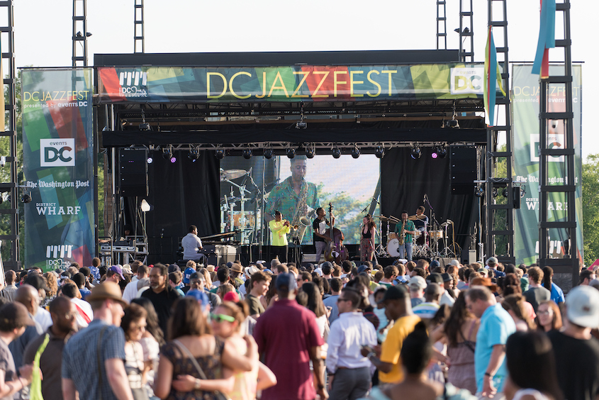 Crowd of listeners at DCJazzFest
