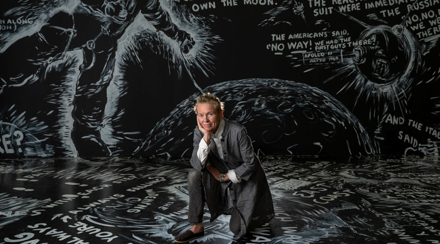 LAURIE ANDERSON posing 