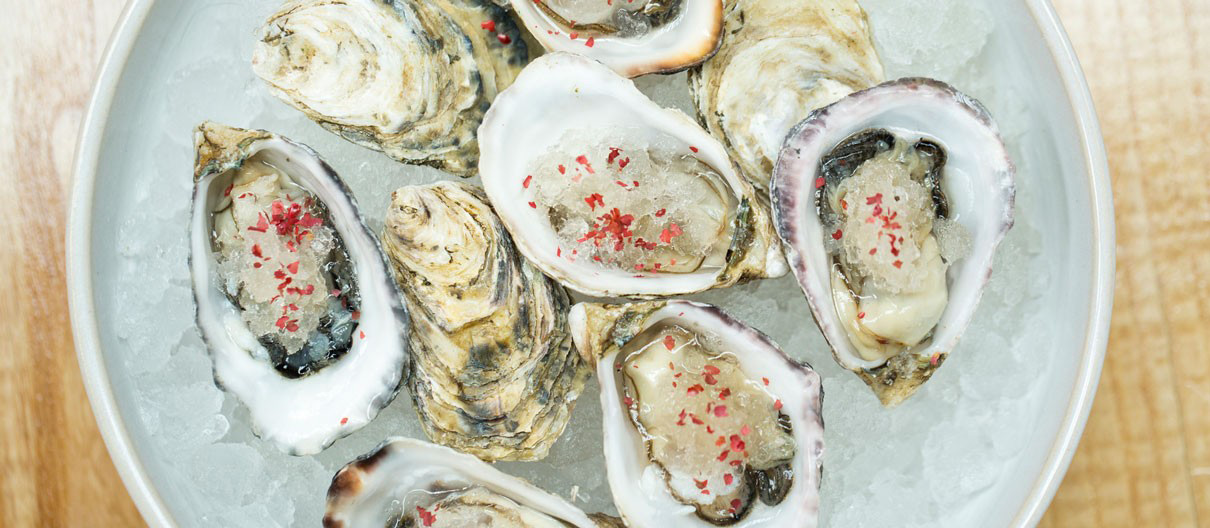 Oyster Plate at Rose's Luxury in Barracks Row