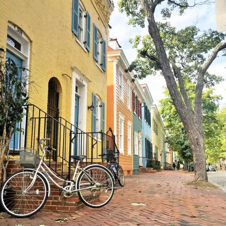 @erinebert - Colorful rowhouses in Georgetown - Neighborhoods in Washington, DC