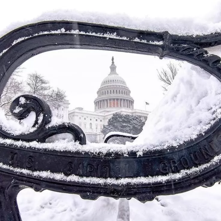 @thru.these.eyez - Capitol building in the snow