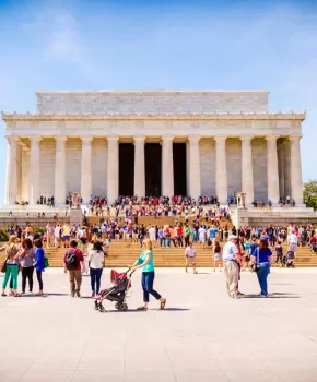 Summertime in front of the Lincoln Memorial on the National Mall - The best attractions and landmarks in Washington, DC