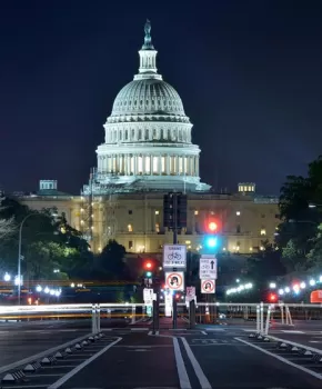 @louisludc - Time Lapse of Pennsylvania Avenue and the United States Capitol at Night - Washington, DC