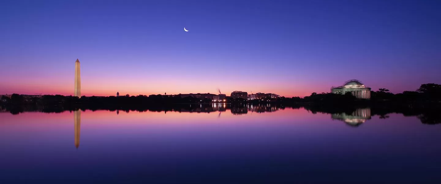 @johiattkim - DC skyline at night