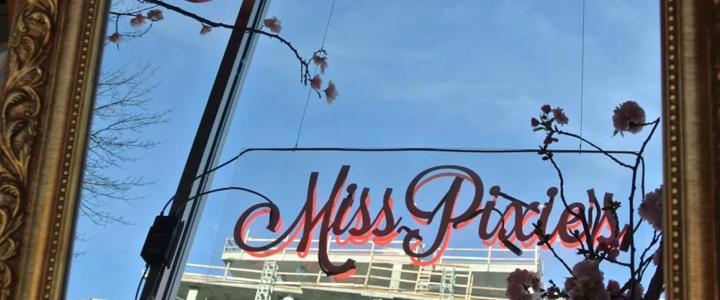 Miss Pixie’s Furnishings & Whatnot