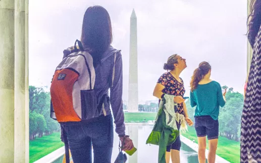 Student at Lincoln Memorial
